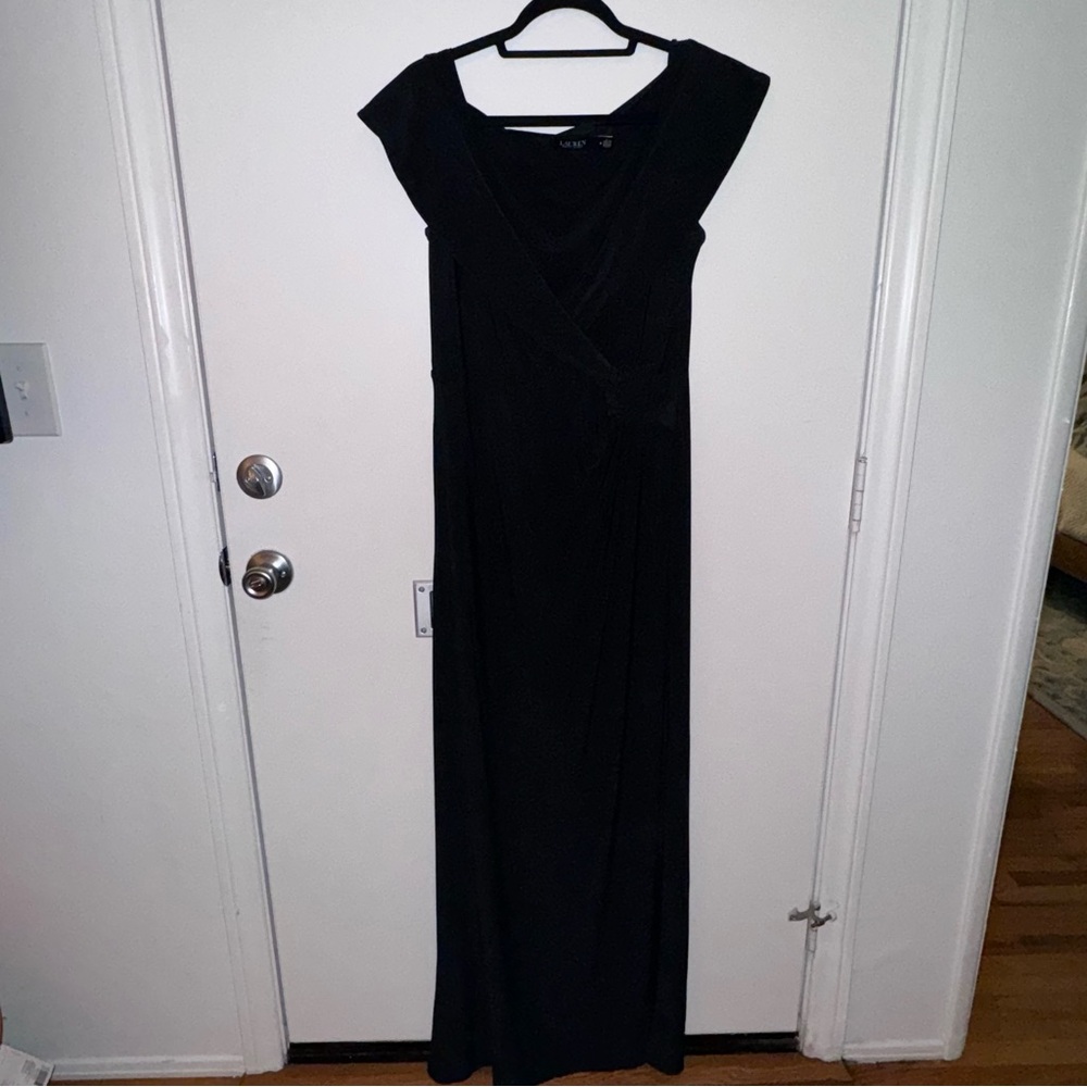 Lauren Ralph Lauren V-Neck Column Gown